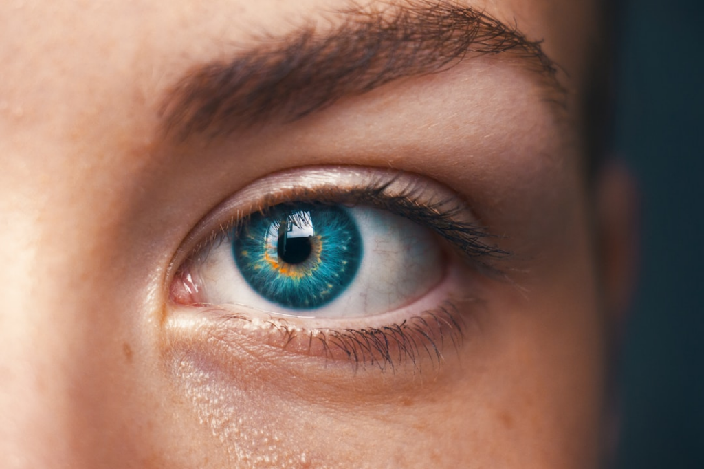 fix-wrinkly-eyelids